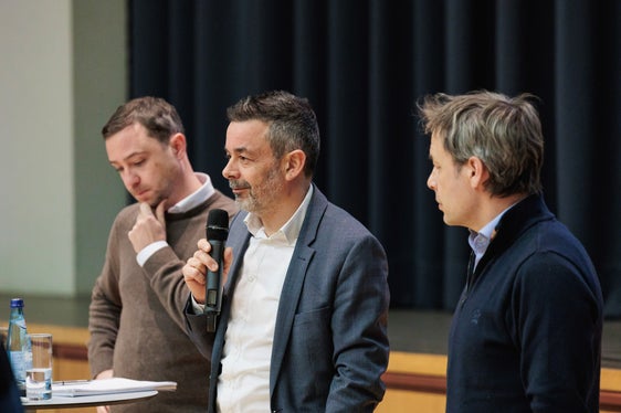 Il responsabile del progetto Sta Michael Prader, il direttore generale di Sta Joachim Dejaco e il project manager Sta Sergio Marchiori illustrano i dettagli dell'elettrificazione della ferrovia della Val Venosta e la necessaria chiusura della ferrovia. (Foto: Sta/Brentegani)