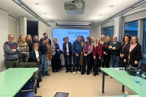 I rappresentanti dei servizi sanitari, delle istituzioni sociali, degli enti di formazione e delle associazioni e organizzazioni di volontariato uniscono le loro forze per fornire il miglior sostegno possibile alla salute mentale dei bambini e degli adolescenti. (Foto: USP/Mara Mantinger)