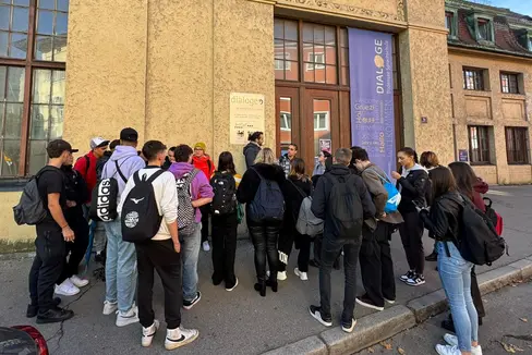 Formazione, lavoro e cultura. Sono queste alcune fra le opportunità che 22 studentesse e studenti dell'Istituto Einaudi di Bolzano hanno potuto cogliere durante lo stage formativo tenutosi a Lindau. (Foto: USP)