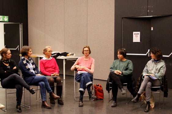 La direttrice del liceo Maria Hueber, Heidi Hintner, ha illustrato la prima iniziativa Kultur.Forscher! in Alto Adige (Foto: ASP/Verena Hilber)