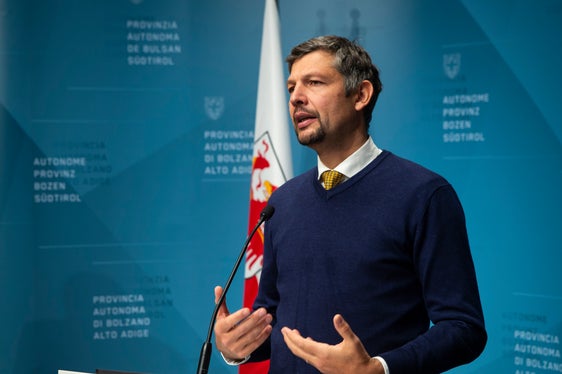 L'assessore alla mobilità, Daniel Alfreider, nel corso della conferenza stampa odierna (Foto: ASP/F. Brucculeri)