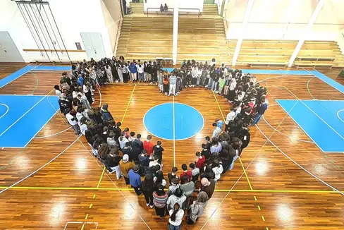 Die Schulgemeinschaft der Mittelschule Enrico Fermi hat sich gemeinsam für die zeitnahe Sanierung ihrer Turnhalle eingesetzt. (Foto: LPA)