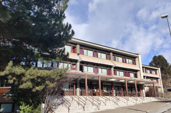 Der Schulsprengel Sterzing 3 wird nun amtsführend von Armin Haller, Direktor am Schulsprengel Sterzing 1, geleitet. (Foto: LPA/Margarete Mair)