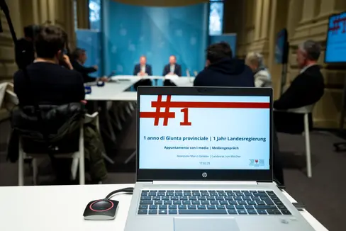 Ein Jahr in der Landesregierung: Landesrat Luis Walcher und Landesrat Marco Galateo haben am 17. Februar nach einem Jahr ihrer Arbeit im Rahmen eines Mediengesprächs einen Überblick über Geleistetes gegeben und ihre Vorhaben für die Zukunft vorgestellt. (Foto: LPA/Fabio Brucculeri)