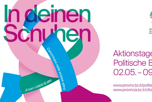 Unter dem Motto In deinen Schuhen... stehen die Aktionstage Politische Bildung 2023, die am 2. Mai am Kornplatz in Bozen eröffnet werden.