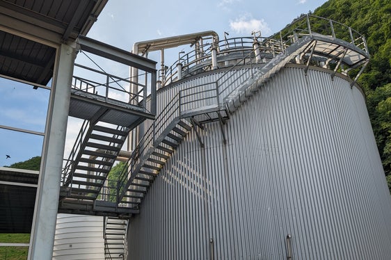 Aktuell werden rund 22.000 Tonnen Biomüll pro Jahr aus 56 Südtiroler Gemeinden in der Vergärungsanlage Lana verarbeitet. (Foto: LPA/Vera Brunetti)