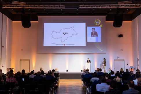 Solo il 5,5 per cento della superficie dell'Alto Adige è utilizzabile, ha chiarito Virna Bussadori, direttrice della Ripartizione Natura, Paesaggio e Sviluppo del territorio (Foto: ASP/Tiberio Sorvillo)