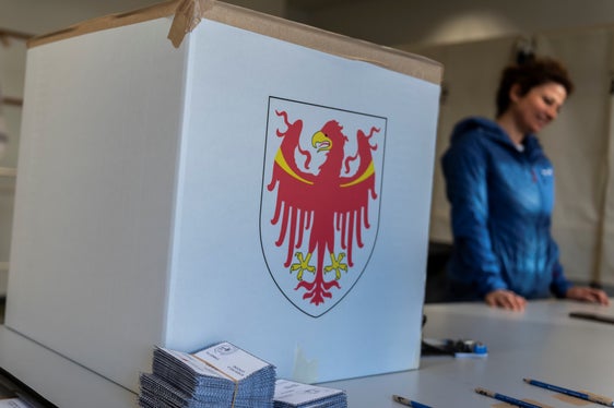 Procedono a ritmo serrato i preparativi per le prossime elezioni. Oggi la Giunta provinciale ha stanziato quasi 2 milioni di euro per la gestione delle attività elettorali nei 116 Comuni (Foto: ASP/Ivo Corrà)