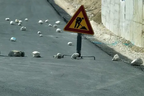 Auf mehreren Abschnitten braucht es auf Südtirols Straßen Eingriffe für mehr Sicherheit. Die Landesregierung hat dafür Gelder aus dem Reservefonds bereitgestellt. (Foto: Pixabay)