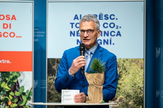 Wir haben viel Wald, wir brauchen einen intakten Wald: Landesforstdirektor Günther Unterthiner zum Auftakt der Kampagne Waldatem - respiro del bosco - fla dl bosch (Foto: LPA/Fabio Brucculeri)