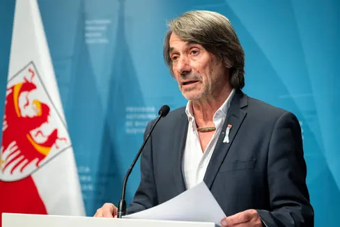 Die höheren Ausgaben für Gesundheitspersonal in Südtirol sind eine Investition in die Qualität der Gesundheitsversorgung und die Attraktivität des Landes für Fachkräfte, unterstreicht Gesundheitslandesrat Hubert Messner. (Foto: LPA/Fabio Brucculeri)