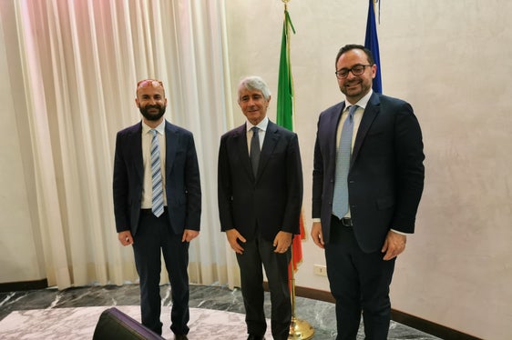 Claudio Andolfo (1. von links), Direktor des Amts für Jugendarbeit, begleitete Landesrat Marco Galateo gesternzum Treffen mit Minister Andrea Abodi in Rom (Foto: LPA/Amt für Jugendarbeit)