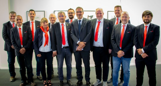 Antrittsbesuch bei Landeshauptmann Kompatscher (8.v.l.): Die VSS-Verbandsleitung mit Obmann Romen (6.v.l.) und Stellvertreter Tiefenbrunner (9.v.l.) (Foto: LPA/Guido Steinegger)