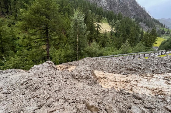 Murgang im Schafstallbach (Infangbach), einem orografisch linken Zubringer des Pfossentalbachs, am Nachmittag des Sonntags, 28. Juni. (Foto: LPA/Amt für Wildbach- und Lawinenverbauung West in der Agentur für Bevölkerungsschutz)