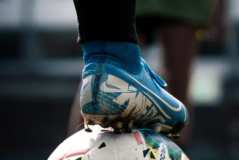 Dal 15 al 19 giugno si svolgerà in Trentino il Torneo internazionale di calcio Eusalp promosso dalle Province di Trento e Bolzano. Il 18 giugno un convegno sul ruolo inclusivo del gioco del calcio (Foto: Unsplash)