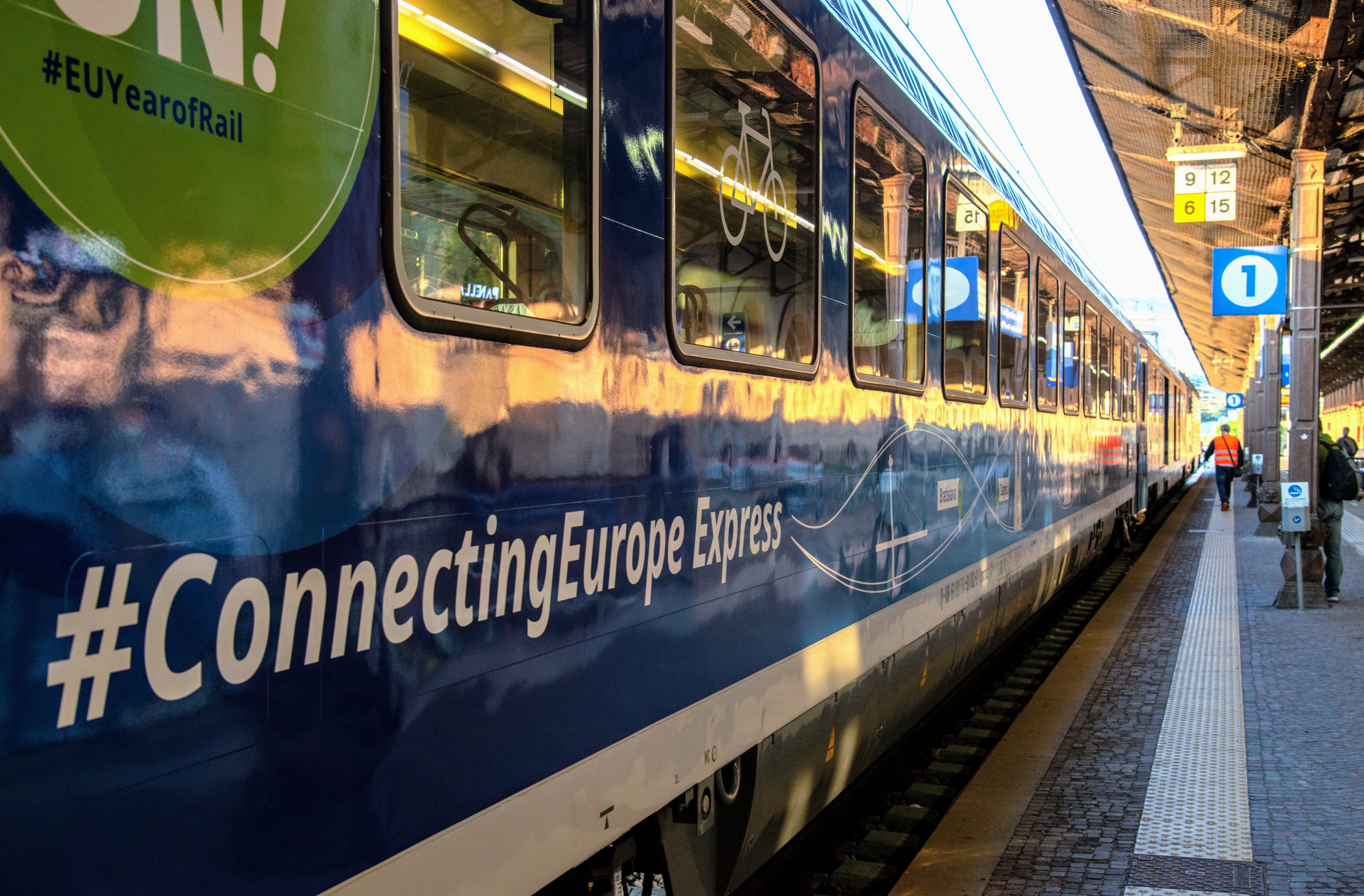 Eine aktuelle Studie von SWG und Trainline in Zusammenarbeit mit IDM Südtirol zeigt die wachsende Bedeutung der Bahn für Freizeit- und Urlaubsreisen. (Foto: LPA/Peter Daldos)