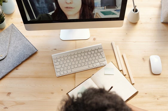 Der Fernunterricht für Kinder und Jugendliche soll weniger Tage dauern. (Foto: Pexels)