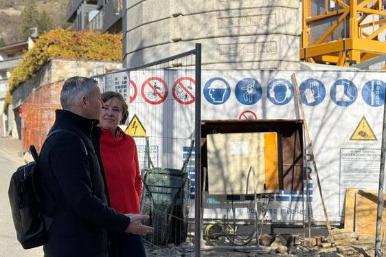 A Silandro sta prendendo forma il primo progetto altoatesino di edilizia a prezzo calmierato. (Foto: Thomas Bodner)