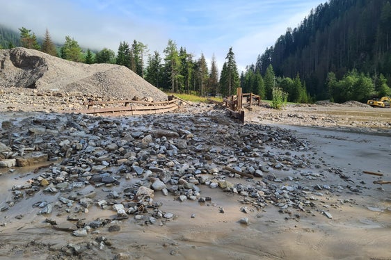 I vigili del fuoco sono stati allertati poco dopo le 20 e immediatamente si sono recati sul posto, guidati dal caposquadra Tobias Obwegs. (Foto: USP/Ufficio Sistemazione bacini montani est)