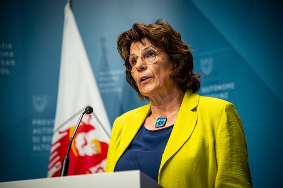 L'assessora Maria Hochgruber Kuenzer: L'integrazione al testo è un passaggio che permette ai Comuni di avere maggior sicurezza operativa, agevolando la vita di chi vive e lavora nelle aree rurali (Foto: ASP/Fabio Brucculeri)