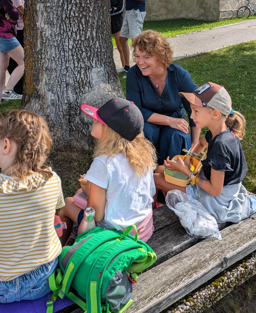 Landesrätin Rosmarie Pamer stellt am 18. Juni Fakten zur Sommerbetreuung 2025 vor. (Foto: LPA/Hannes Wisthaler)
