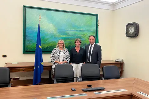 L'assessore provinciale Philipp Achammer ha incontrato oggi a Roma la ministra per l'Università e la Ricerca, Maria Cristina Messa (al centro). All'incontro era presente anche la deputata SVP Renate Gebhard (Foto ASP/René Ploner)