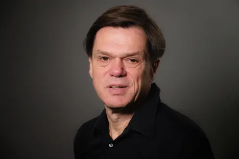 Matthias Heine, redattore culturale del quotidiano berlinese “Die Welt”, terrà lunedì 26 febbraio alla Biblioteca provinciale Teßmann una conferenza su come rapportarsi con le parole controverse (Foto: ASP/Die Welt)