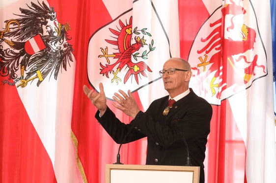Ognuno dei risultati ottenuti da queste persone è sinonimo di impegno costante e di innovazione straordinaria, ha detto il presidente del Tirolo, Anton Mattle (Foto; Land Tirol/Frischauf Bild)