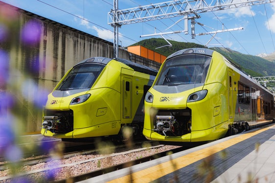 I nuovi treni Coradia Stream costituiscono la base per il futuro potenziamento dell’offerta ferroviaria in Val Venosta. Come riporta il Dipartimento Infrastrutture e Mobilità della Provincia, offrono più spazio, maggiore comfort e tecnologia all’avanguardia sulle rotaie. (Foto: USP/STA/Ivan Brentegani)