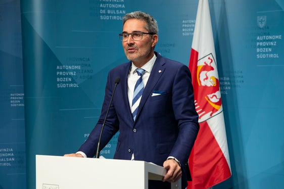 Mit der Zugschleife im Riggertal werde neues Kapitel im Bahnverkehr in Südtirol aufschlagen, sagte Landeshauptmann Arno Kompatscher nach der Sitzung der Landesregierung. Angepeilt werden ein teilweise 15-Minuten-Takt zwischen Bozen und Brenner sowie Direktverbindungen zwischen Bozen und dem Pustertal im 30-Minuten-Takt, so der Landeshauptmann. (Foto: Fabio Brucculeri).