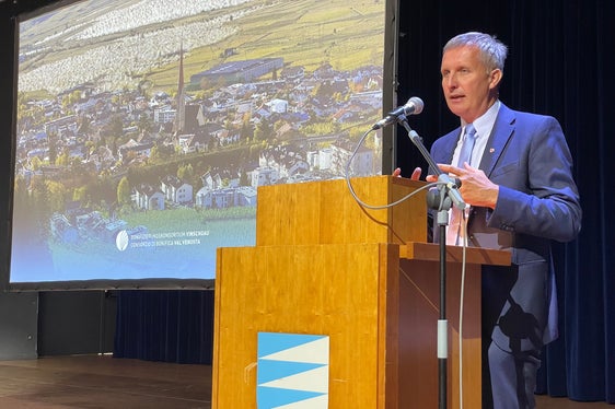 Landwirtschaftslandesrat Luis Walcher: Wir brauchen eine bedarfsgerechte und zukunftsorientierte Bewässerung in ganz Südtirol, um Landwirtschaft auch in Zukunft betreiben zu können. Vom Vinschgau können wir uns vieles abschauen, was künftig in allen anderen Landesteilen notwendig sein wird. (Foto: LPA/G.News)