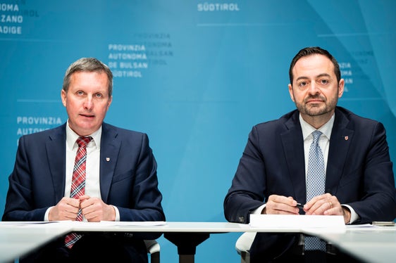 Sono entrambi membri della Giunta provinciale per la prima volta: il 17 febbraio, dopo un anno di lavoro, l'assessore Luis Walcher (a sinistra) e l'assessore Marco Galateo hanno fornito una panoramica sull'attività dell'Esecutivo e presentato i loro progetti per il futuro. (Foto: USP/Fabio Brucculeri)