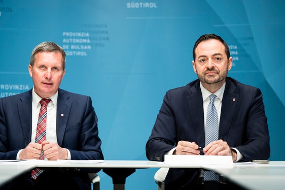 Sono entrambi membri della Giunta provinciale per la prima volta: il 17 febbraio, dopo un anno di lavoro, l'assessore Luis Walcher (a sinistra) e l'assessore Marco Galateo hanno fornito una panoramica sull'attività dell'Esecutivo e presentato i loro progetti per il futuro. (Foto: USP/Fabio Brucculeri)