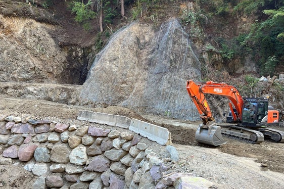 I lavori sulla strada provinciale numero 9, che garantiranno l'afflusso dei veicoli durante la chiusura del ponte. (Foto: Ripartizione infrastrutture)
