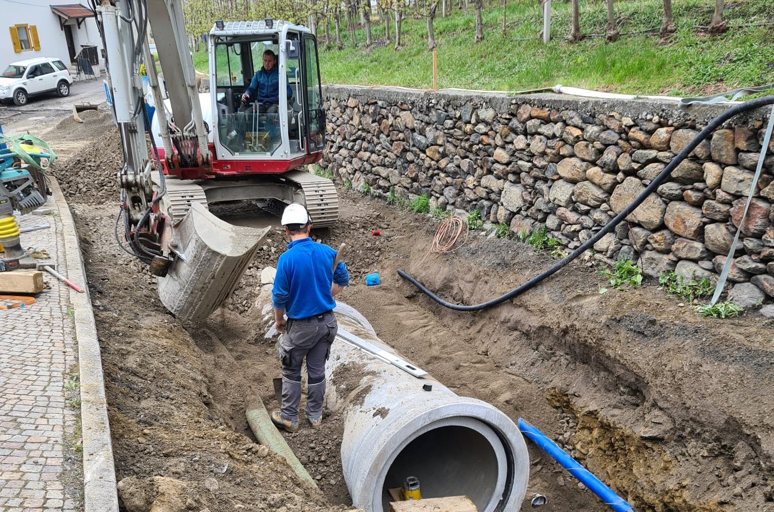 Approvato l’ordinamento formativo per la professione di tecnico o tecnica di macchine per movimento terra, lavori stradali e costruzione condotte (Foto: ASP/Ufficio Sistemazione bacini montani ovest)