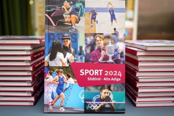 Das Sportjahrbuch 2024 ist beim Amt für Sport oder online erhältlich. (Foto: LPA/Fabio Brucculeri)