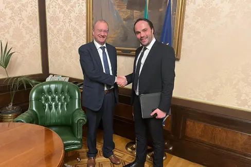 L'assessore provinciale Philipp Achammer vuole fare un passo avanti innovativo con il curriculum delle scuole secondarie di secondo grado: ne ha parlato in un breve incontro di lavoro con il Ministro dell'Istruzione Giuseppe Valditara a Roma. (Foto: ASP/René Ploner)