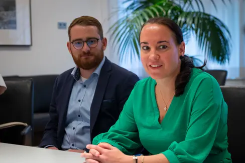 Ministerin Klinkenberg (r.): Starkes Interesse am Vorhaben des Landes, einen international ausgerichteten Studiengang Medizin und Chirurgie in englischer Sprache einzuführen. (Foto: LPA/Fabio Brucculeri)