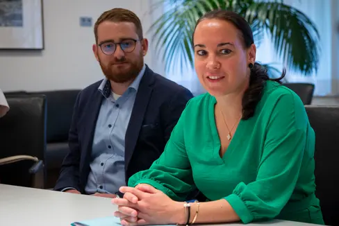 Ministerin Klinkenberg (r.): Starkes Interesse am Vorhaben des Landes, einen international ausgerichteten Studiengang Medizin und Chirurgie in englischer Sprache einzuführen. (Foto: LPA/Fabio Brucculeri)