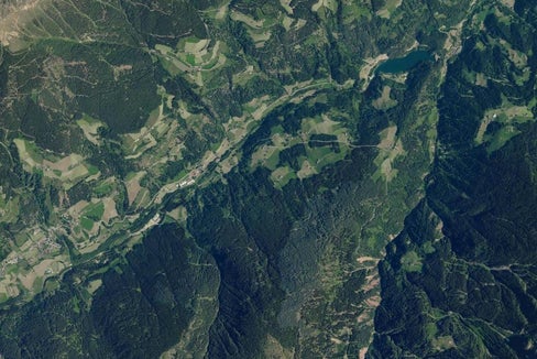 Gemeinde St. Pankraz: Die Druckrohrleitung für das Kraftwerk St. Pankraz wird erneuert und vollständig unterirdisch verlegt. Die Landesregierung hat das Projekt und die Bauleitplanänderung genehmigt. (Foto: LPA/Landesamt für Landesplanung)