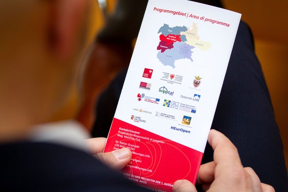 Le amministrazioni pubbliche, le parti sociali e i management regionali dell'Euregio Tirolo-Alto Adige-Trentino e anche della Carinzia, del Veneto e del Friuli-Venezia Giulia (Euregio Senza Confini) e del Land Salisburgo sono invitati a sviluppare progetti transfrontalieri nell'ambito del programma Fit4Co. (Foto: ASP/Fabio Brucculeri)
