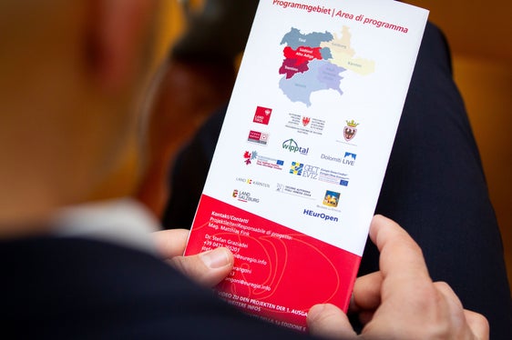 Le amministrazioni pubbliche, le parti sociali e i management regionali dell'Euregio Tirolo-Alto Adige-Trentino e anche della Carinzia, del Veneto e del Friuli-Venezia Giulia (Euregio Senza Confini) e del Land Salisburgo sono invitati a sviluppare progetti transfrontalieri nell'ambito del programma Fit4Co. (Foto: ASP/Fabio Brucculeri)