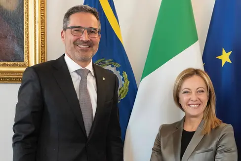 Martedì (12 marzo) il presidente del Consiglio dei Ministri Giorgia Meloni e il presidente della Provincia Arno Kompatscher firmeranno a Bolzano l’accordo sul Fondo sviluppo e coesione 2021-2027 (Foto: governo.it)