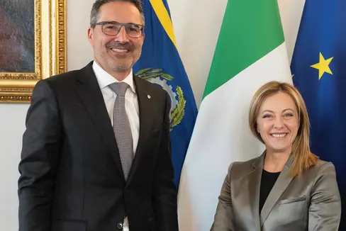 Martedì (12 marzo) il presidente del Consiglio dei Ministri Giorgia Meloni e il presidente della Provincia Arno Kompatscher firmeranno a Bolzano l’accordo sul Fondo sviluppo e coesione 2021-2027 (Foto: governo.it)
