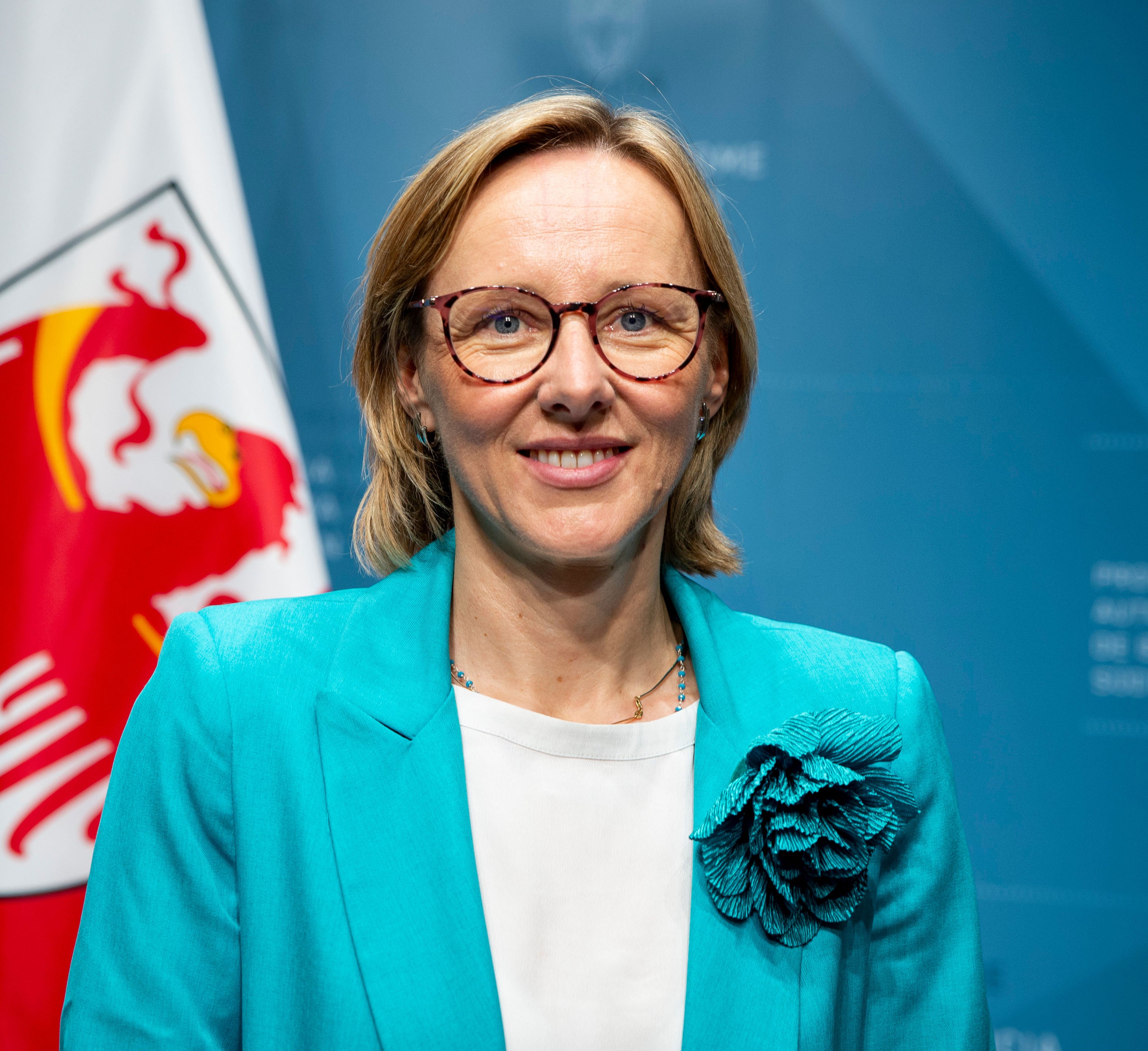 Die Trägerinnen und Träger des Arbeitsverdienststerns verkörpern den Wert und die Wichtigkeit der Arbeit für die ganze Gesellschaft, lobt Arbeits-Landesrätin Magdalena Amhof anlässlich der Verleihung des Titels Meister der Arbeit an 10 Südtirolerinnen und Südtiroler. (Foto: LPA)