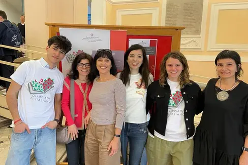 Gli studenti accompagnati dagli insegnati hanno partecipato ai Campionati nazionali della lingua italiana. Da sin. : Alex Beato, Giuliana Regazzi, Cristina Corbetta, Paola Rizzi, Sophia Crivellaro, Marina Fiorentini (Foto: ASP/Cristina Corbetta)