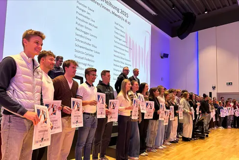 Sci alpino, sullo sfondo l'assessore provinciale, accanto al direttore tecnico sci alpino Maritn Corradini.