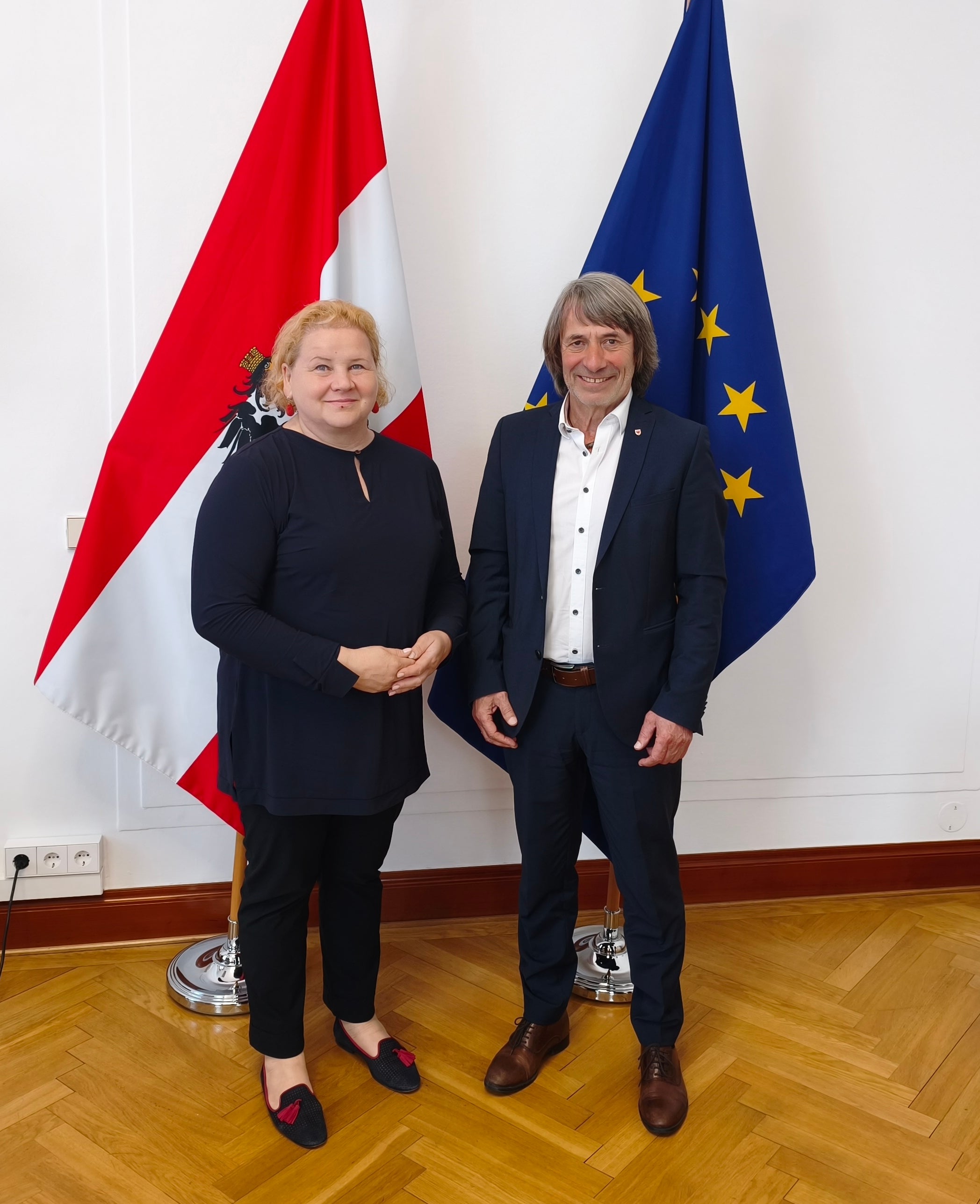 Gesundheits-Landesrat Hubert Messner traf am 20. April in Wien auf die österreichische Bundesministerin für Soziales, Gesundheit, Pflege und Konsumentenschutz Korinna Schumann. (Foto: LPA/Ressort für Gesundheitsvorsorge und Gesundheit)