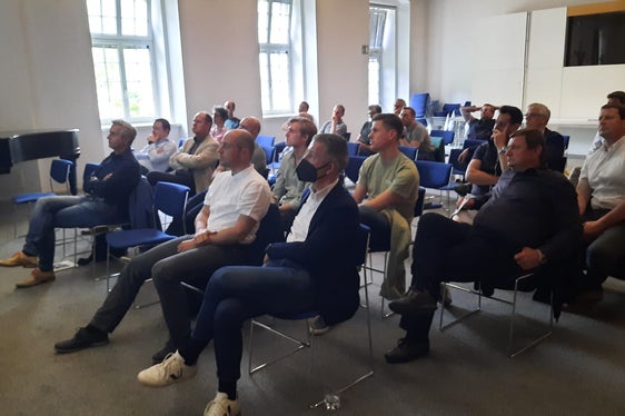 Flussraumforum Brixen am Freitag, 13. Mai, im Priesterseminar in Brixen: (erste Reihe v.r.) Peter Brunner (Bürgermeister Brixen), Walder (Direktor Landesamt für Wildbachverbauung Nord) und Willigis Gallmetzer (Direktor Landeswarnzentrum und stellvertretender Direktor Agentur für Bevölkerungsschutz) (Foto: LPA/Landesamt für Wildbach- und Lawinenverbauung Nord)