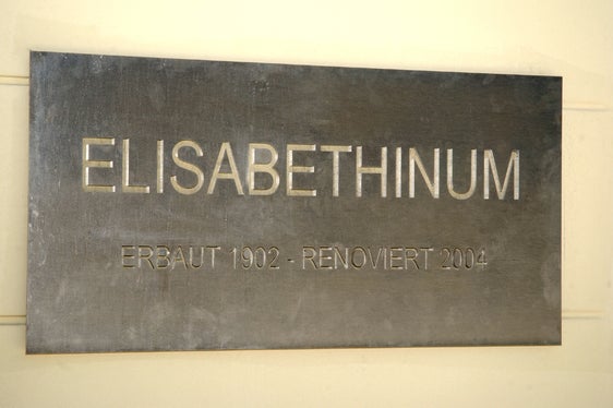 Das Elisabethinum in der Bozner Runkelsteinerstraße bietet 82 Wohnplätze. (Foto: LPA)